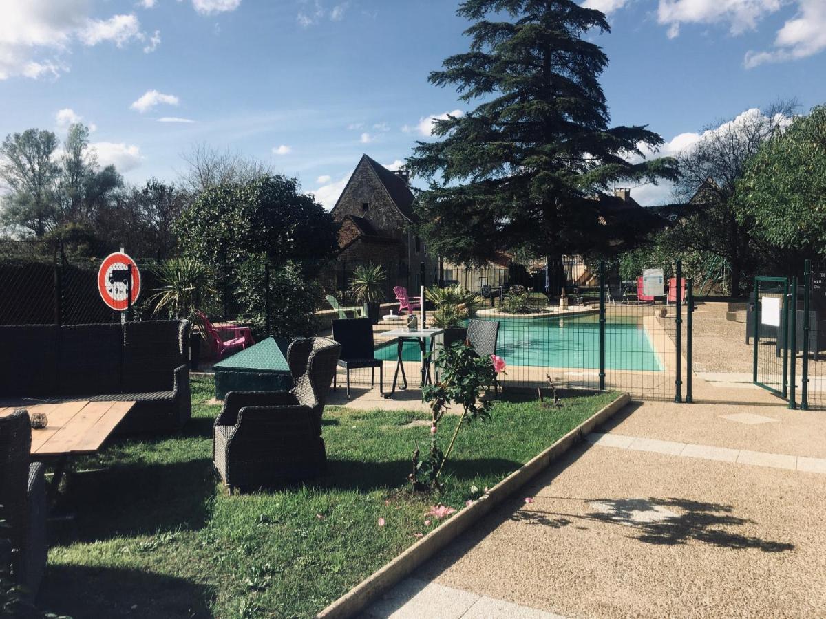 Auberge Du Relais D Auniac Hotel Bar Restaurant Piscine Anglars-Nozac Dış mekan fotoğraf
