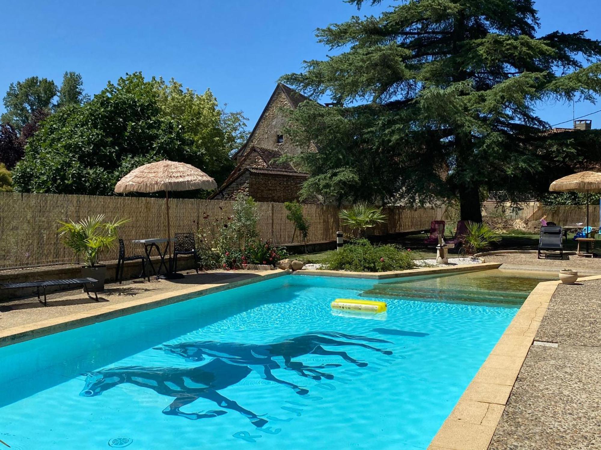 Auberge Du Relais D Auniac Hotel Bar Restaurant Piscine Anglars-Nozac Dış mekan fotoğraf