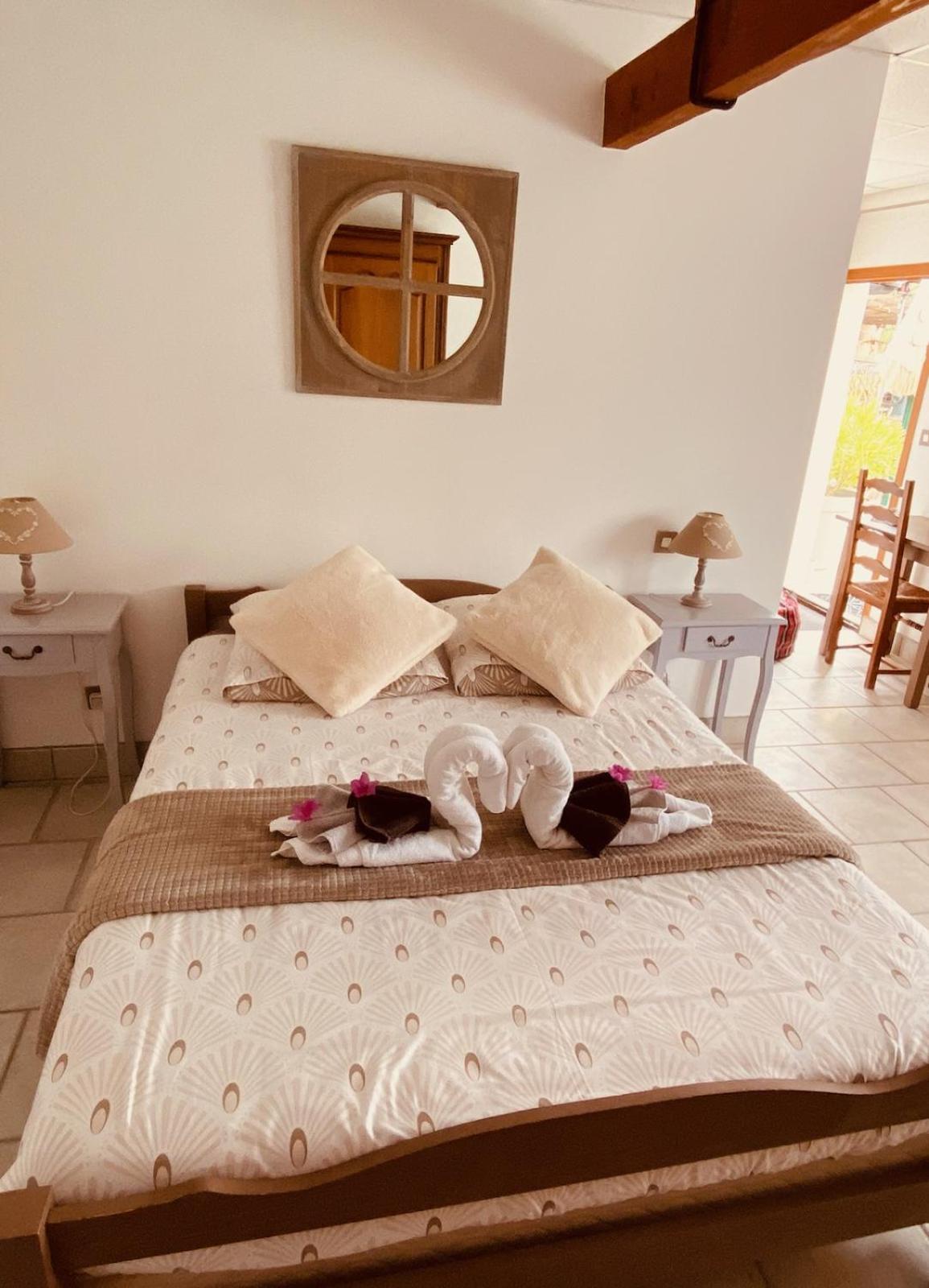Auberge Du Relais D Auniac Hotel Bar Restaurant Piscine Anglars-Nozac Dış mekan fotoğraf